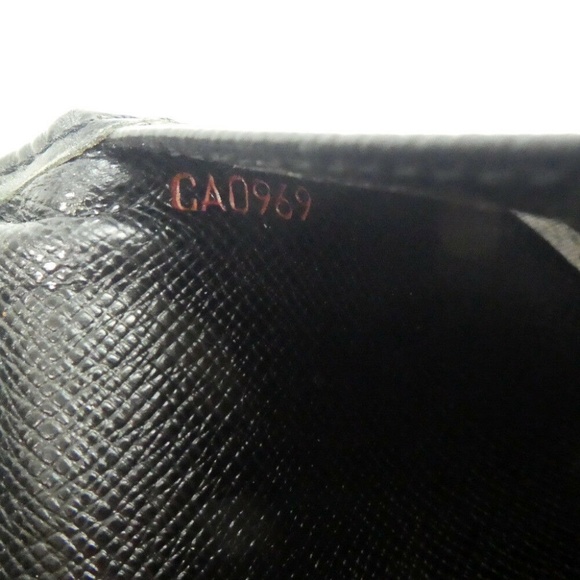 LOUIS VUITTON Black Epi Old Card case Leather - Picture 6 of 6